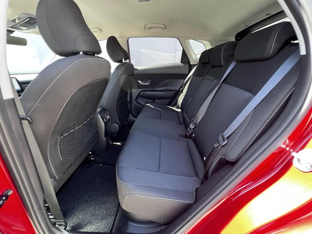 Hyundai Kona 1.6 GDI HEV Comfort Smart / Dealer onderhouden / NL auto / weinig km / 1.300 kg trekgewicht / Camera / Navi / Apple Carplay Android / Stuur- en stoelverwarming / 18"LM wielen /