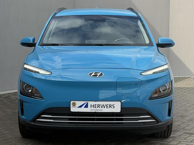 Hyundai Kona EV Comfort 39 kWh / SOH 100% / Dealer Onderhouden / Fabrieksgarantie tot 9-2027 / Navigatie Apple Carplay & Android Auto / Cruise / Clima / Camera / DAB /