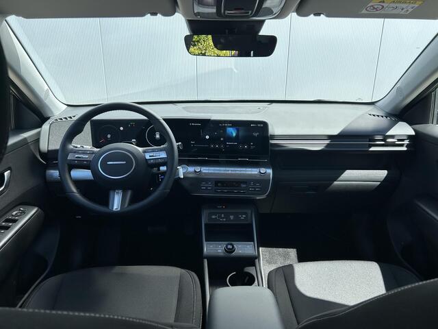 Hyundai Kona Electric Long Range Pure Edition 64.8 kWh / 20 Inch Lichtmetalen Velgen / Navigatie / Cruise Control Adaptief / Bestuurder & Bijrijder Stoel In Hoogte Verstelbaar /