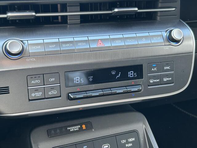 Hyundai Kona Electric Long Range Pure Edition 64.8 kWh / 20 Inch Lichtmetalen Velgen / Navigatie / Cruise Control Adaptief / Bestuurder & Bijrijder Stoel In Hoogte Verstelbaar /