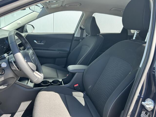 Hyundai Kona Electric Long Range Pure Edition 64.8 kWh / 20 Inch Lichtmetalen Velgen / Navigatie / Cruise Control Adaptief / Bestuurder & Bijrijder Stoel In Hoogte Verstelbaar /