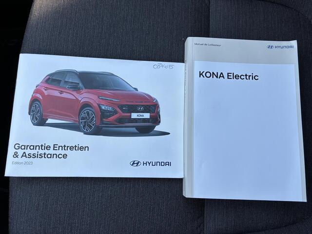Hyundai Kona EV Fashion 64 kWh / SOH 100% / Fabrieksgarantie t/m 3-2028 / Apple Carplay/Android Auto / Warmtepomp / Navigatie /