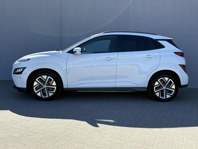 Hyundai Kona EV Fashion 64 kWh / SOH 100% / Fabrieksgarantie t/m 3-2028 / Apple Carplay/Android Auto / Warmtepomp / Navigatie /