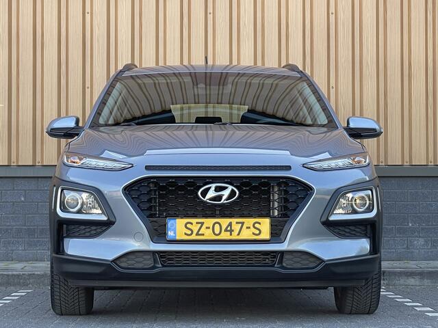 Hyundai Kona 1.0T Comfort | Cruise Control | Achteruitrijcamera | Apple Carplay | Android Auto | Parkeersensoren Achter | Trekhaak |