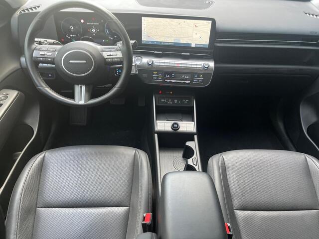 Hyundai Kona 1.6 GDI HEV Automaat | SCHUIF/KANTELDAK | FULL LED | PREMIUM LEDER | ADAP. CRUISE | 360o CAMERA | STOELVER.& KOELING |