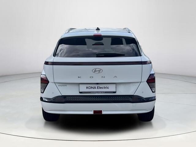 Hyundai Kona Electric Long Range Pure Edition 64.8 kWh | Uit voorraad leverbaar! | Achteruitrijcamera | Adaptieve Cruise Control | Keyless entry/start | Stoel/Stuurverwarming | Adaptive Cruisecontrol |