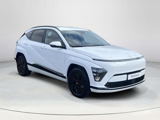 Hyundai Kona Electric Long Range Pure Edition 64.8 kWh | Uit voorraad leverbaar! | Achteruitrijcamera | Adaptieve Cruise Control | Keyless entry/start | Stoel/Stuurverwarming | Adaptive Cruisecontrol |
