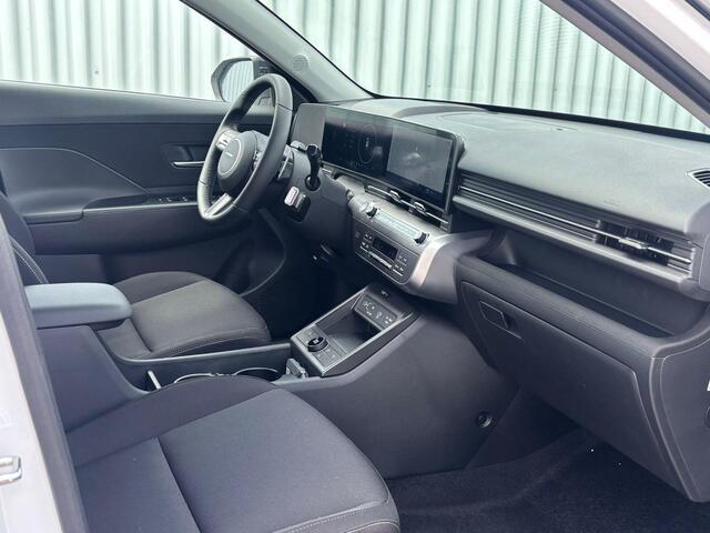Hyundai Kona Electric Comfort Smart 65.4 kWh / ¤3500,- Voordeel / Uit Voorraad Leverbaar / Elektrische Achterklep / Navigatie / Achteruitrij Camera / Adaptive Cruise / Keyless /