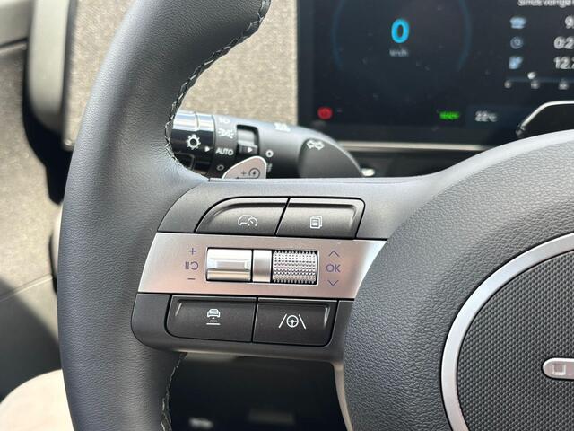 Hyundai Kona Electric Comfort Smart 65.4 kWh / ¤3500,- Voordeel / Uit Voorraad Leverbaar / Elektrische Achterklep / Navigatie / Achteruitrij Camera / Adaptive Cruise / Keyless /