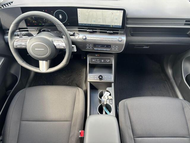 Hyundai Kona 1.6 GDI HEV Comfort Smart / ¤4500,- Voordeel / Direct Leverbaar / Navigatie / 18" LMV / Adaptieve Cruise Control / Parkeersensoren voor en achter /