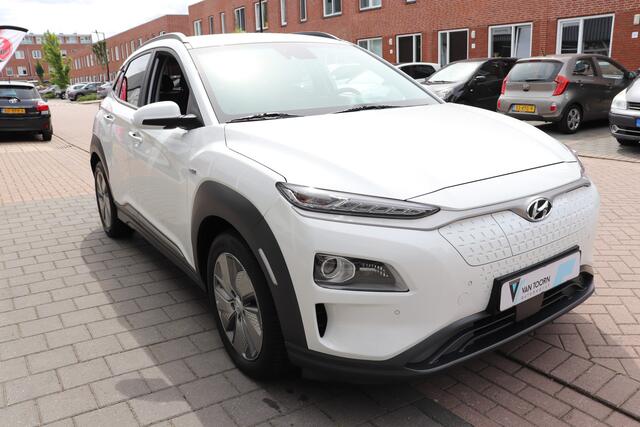 Hyundai Kona EV Comfort Smart 64 kWh Automaat. Navigatie, camera,