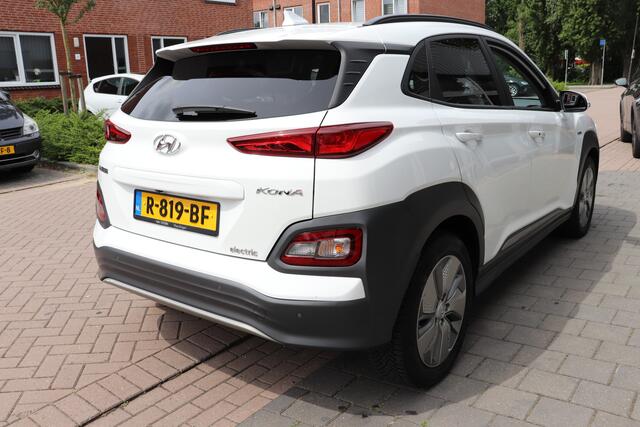 Hyundai Kona EV Comfort Smart 64 kWh Automaat. Navigatie, camera,