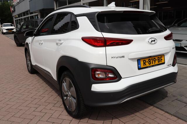 Hyundai Kona EV Comfort Smart 64 kWh Automaat. Navigatie, camera,