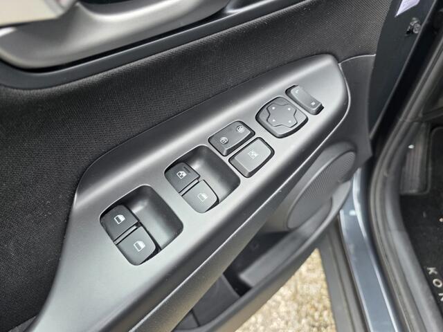 Hyundai Kona 1.0T ESSENCE NAVI/CLIMA/TREKHAAK
