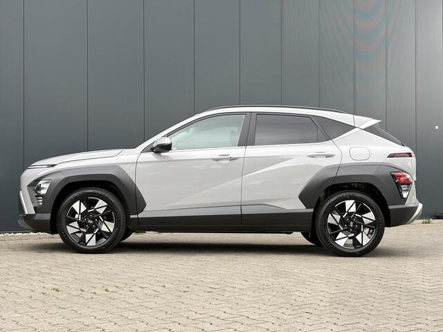 Hyundai Kona 1.6 GDI HEV Comfort Plus / ¤ 4.500,- Voordeel op de Nieuwprijs / Uit Voorraad Leverbaar / Navigatie / 18" LMV / Adaptieve Cruise Control / Parkeersensoren voor en achter / Stuurverwarming voor & achter / 5 Jaar Fabrieksgarantie /