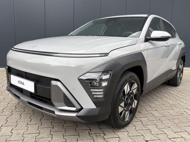 Hyundai Kona 1.6 GDI HEV Comfort Plus / ¤ 4.500,- Voordeel op de Nieuwprijs / Uit Voorraad Leverbaar / Navigatie / 18" LMV / Adaptieve Cruise Control / Parkeersensoren voor en achter / Stuurverwarming voor & achter / 5 Jaar Fabrieksgarantie /