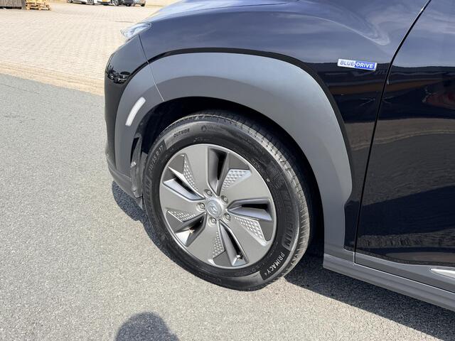 Hyundai Kona EV Premium Sky 64kWh 204PK LederoSchuifdak