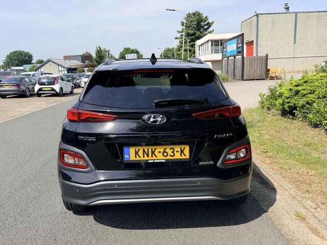 Hyundai Kona EV Premium Sky 64kWh 204PK LederoSchuifdak