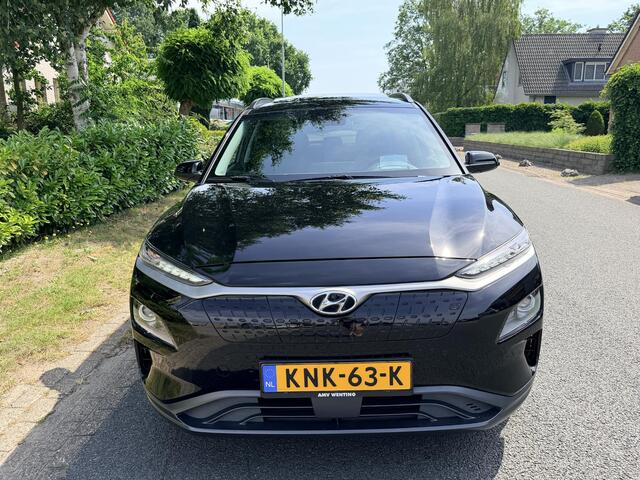 Hyundai Kona EV Premium Sky 64kWh 204PK LederoSchuifdak