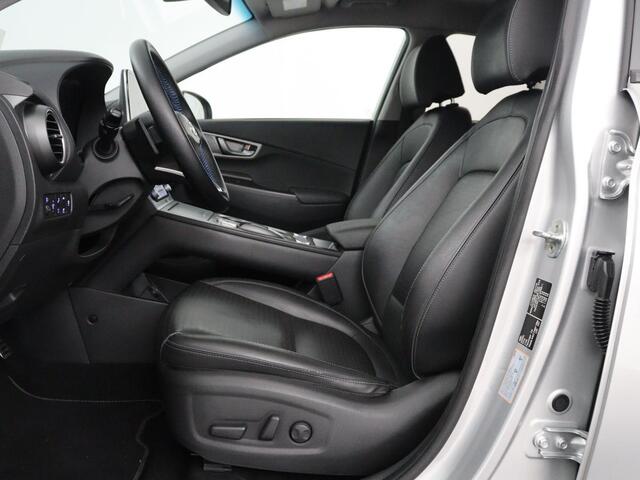 Hyundai Kona EV Fashion Design 64 kWh | SOH 94.6% | Leder | Head-up | Trekhaak | Adaptive cruise | Carplay | Stoelverwarming | Krell Sound | Dodehoek detectie |