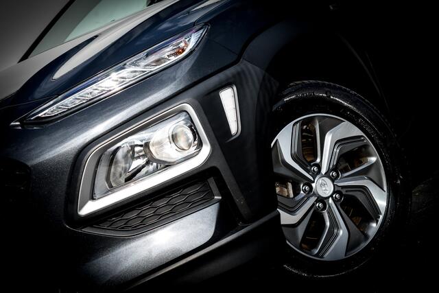 Hyundai Kona 1.6 GDI Hybride Comfort | Ned Auto | Automaat | Clima | Navigatie | Trekhaak | | Dab Audio | Camera | Cruise control adaptief | Lichtmetalen velgen 16" | Apple / Android Auto | |