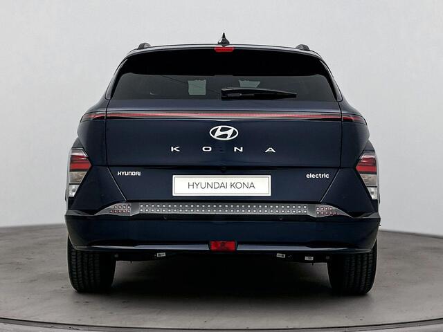 Hyundai Kona Electric Long Range Pure Edition 64.8 kWh | Apple Carplay/Android Auto | Lichtmetalen velgen 5-spaaks 17" N | Navigatiesysteem full map | Stoel -en stuurverwarming