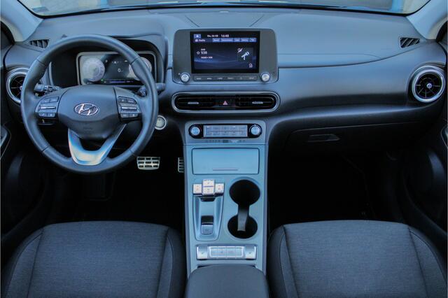 Hyundai Kona EV Fashion 64 kWh |100% SoH|dealer onderhouden|stoelverwarming|
