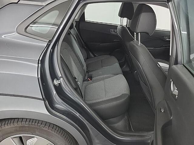 Hyundai Kona EV COMFORT 64 kWh (100% SOH) I AUTOMAAT I P-CAMERA I APPLE CARPLAY I CRUISE CONTROL