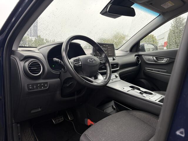Hyundai Kona EV Fashion 64 kWh | 100% SOH | Trekhaak | Carplay | Rijklaar met beurt & garantie!