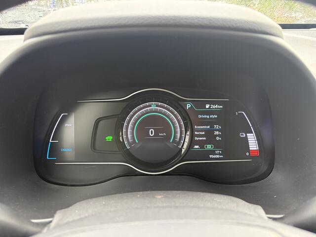 Hyundai Kona EV Fashion 64 kWh | 100% SOH | Trekhaak | Carplay | Rijklaar met beurt & garantie!