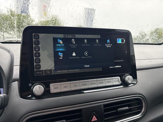 Hyundai Kona EV Fashion 64 kWh | 100% SOH | Trekhaak | Carplay | Rijklaar met beurt & garantie!