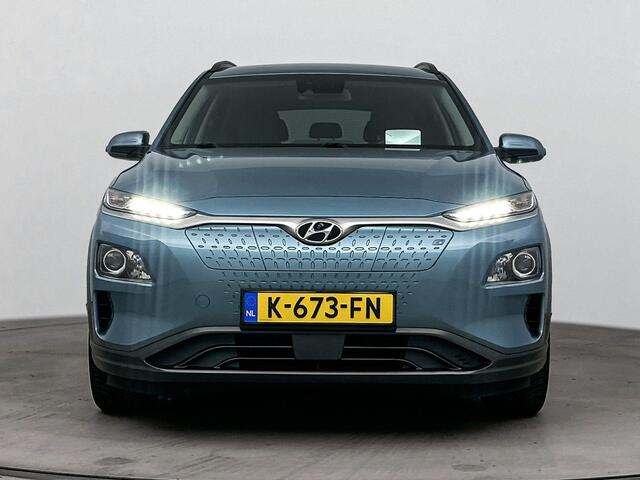 Hyundai Kona EV Fashion 64 kWh | SOH 96.1% | Trekhaak fietsendrager | Achteruitrij camera | Dodehoek detectie | Stoelverwarming |