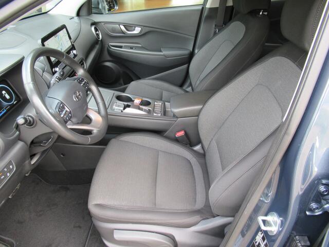 Hyundai Kona EV Edition 64 kWh | 3 fase | warmtepomp 1e eigen | dealer onderh | Head-up | groot navi | LED | Adp. cruise