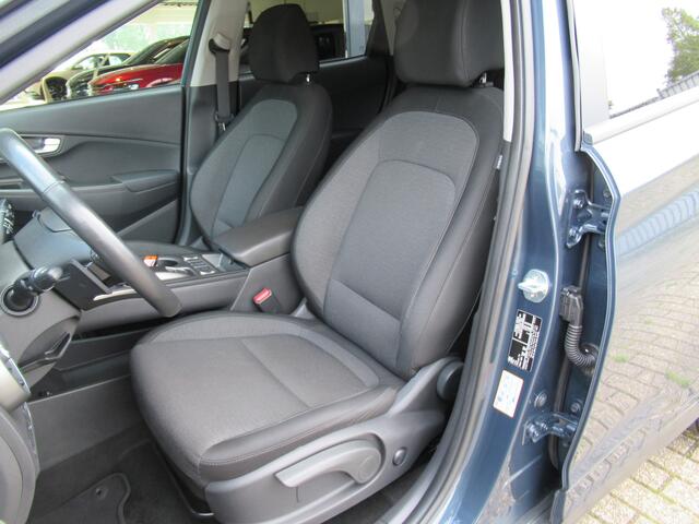 Hyundai Kona EV Edition 64 kWh | 3 fase | warmtepomp 1e eigen | dealer onderh | Head-up | groot navi | LED | Adp. cruise