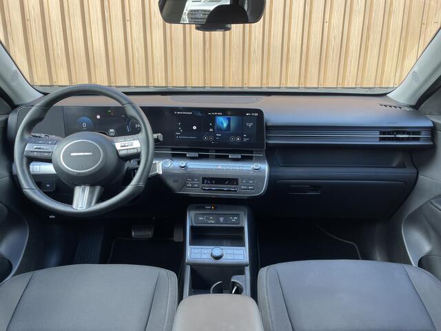 Hyundai Kona Electric Standard Range Pure Edition 48.6 kWh | Draadloze Apple Carplay | Android Auto | Rijmodus Regeling | Lane Assist | Stuurwielverwarming |