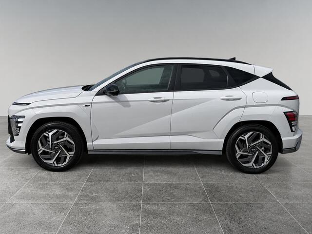 Hyundai Kona N Line Sky 1.6 GDI HEV 140pk | SCHUIF/KANTELDAK | ALCANTARA | 360° CAMERA | BLIND SPOT VIEUW | MEMORY | STOELVERW. | STOELVENTILATIE |