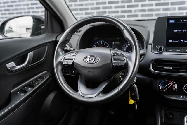 Hyundai Kona 1.0 T-GDI 120 Comfort | Achteruitrijcamera | Parkeersensoren | Airco | Cruise Control | Apple Carplay | Android Auto | DAB | Lichtmetalen Velgen 16 inch