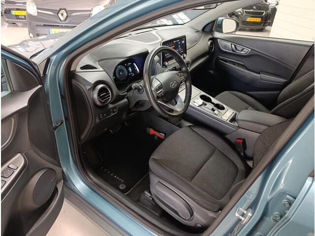 Hyundai Kona EV Comfort 64 kWh Navigatie / Airco automatisch |SOH 98.7% | 3 fase | Parkeersensoren