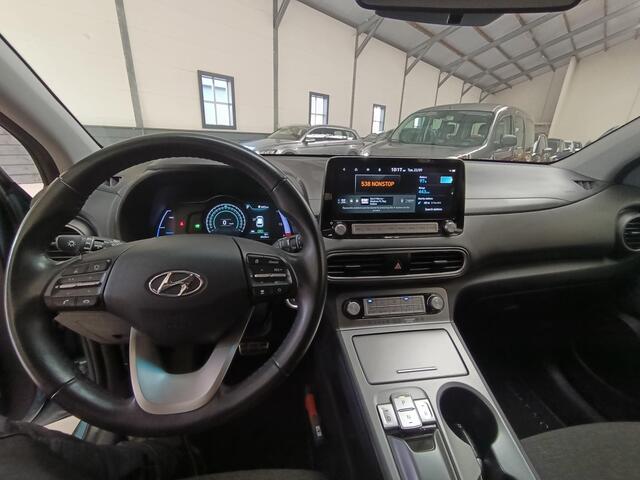 Hyundai Kona EV Comfort 64 kWh Navigatie / Airco automatisch |SOH 98.7% | 3 fase | Parkeersensoren
