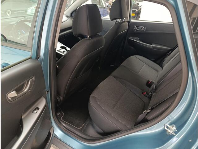Hyundai Kona EV Comfort 64 kWh Navigatie / Airco automatisch |SOH 98.7% | 3 fase | Parkeersensoren