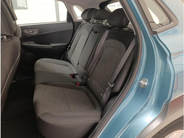 Hyundai Kona EV Comfort 64 kWh Navigatie / Airco automatisch |SOH 98.7% | 3 fase | Parkeersensoren