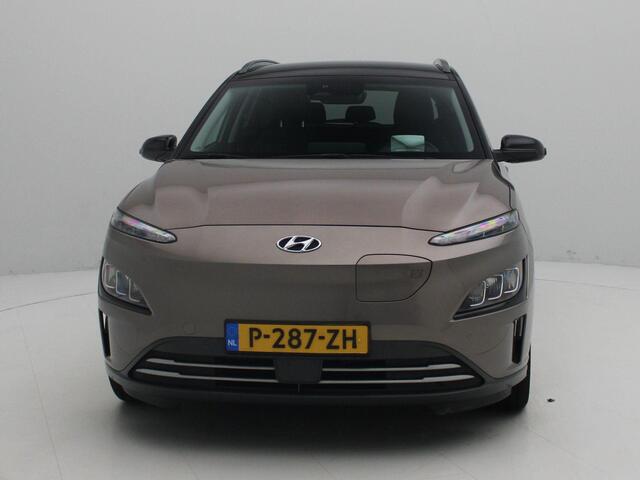 Hyundai Kona EV Premium 64 kWh | Leder | Stoelverwarming | Stoelventilatie | Stuurverwarming | Led Verlichting |