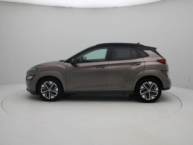 Hyundai Kona EV Premium 64 kWh | Leder | Stoelverwarming | Stoelventilatie | Stuurverwarming | Led Verlichting |