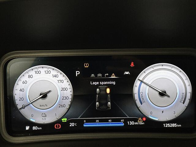 Hyundai Kona EV Fashion 64 kWh | Trekhaak | BTW voertuig | Incl. Winterbanden |