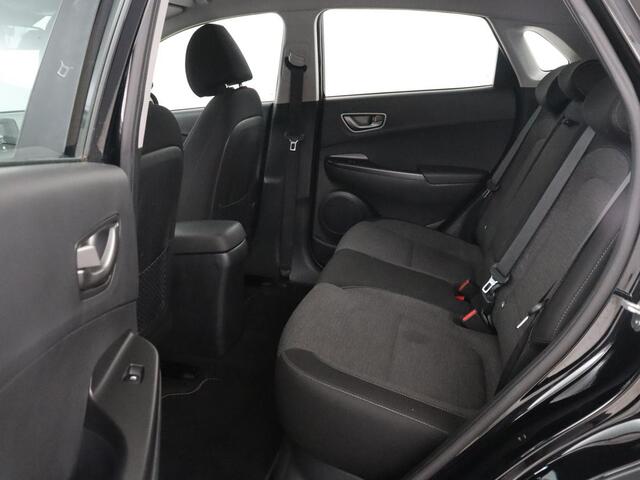 Hyundai Kona EV Comfort 64 kWh SOH 94% | Climate Control | Camera | Cruise Control | DAB+ | Lichtmetalen Velgen