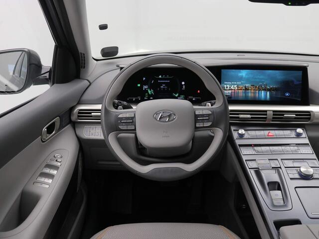 Hyundai NEXO FCEV Plus Pack Waterstof Automaat / GROOT GLAZEN SCHUIF-KANTELDAK / WATERSTOF / ADAPTIVE CRUISE CONTROL / FULL OPTION / LEDEREN BEKLEDING / STOELVERWARMING & STOELKOELING / APPLE CARPLAY & ANDROID AUTO / KEYLESS ENTRY / PARKEERSENSOREN RONDOM /