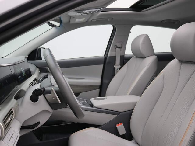 Hyundai NEXO FCEV Plus Pack Waterstof Automaat / GROOT GLAZEN SCHUIF-KANTELDAK / WATERSTOF / ADAPTIVE CRUISE CONTROL / FULL OPTION / LEDEREN BEKLEDING / STOELVERWARMING & STOELKOELING / APPLE CARPLAY & ANDROID AUTO / KEYLESS ENTRY / PARKEERSENSOREN RONDOM /