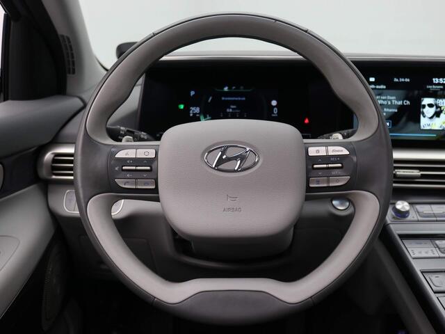 Hyundai NEXO FCEV Plus Pack Waterstof Automaat / GROOT GLAZEN SCHUIF-KANTELDAK / WATERSTOF / ADAPTIVE CRUISE CONTROL / FULL OPTION / LEDEREN BEKLEDING / STOELVERWARMING & STOELKOELING / APPLE CARPLAY & ANDROID AUTO / KEYLESS ENTRY / PARKEERSENSOREN RONDOM /