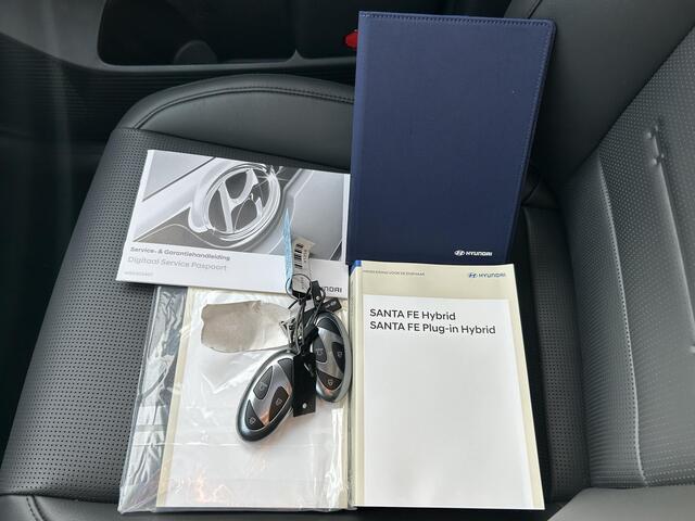 Hyundai SANTA FE 1.6 T-GDI HEV Premium Sky 7p. / ¤3000,- Voordeel / Nieuw uit voorraad leverbaar / Navigatie + Apple Carplay/Android Auto / Lederen Bekleding / Elektrisch Schuif-/Kanteldak / Keyless Entry & Start /