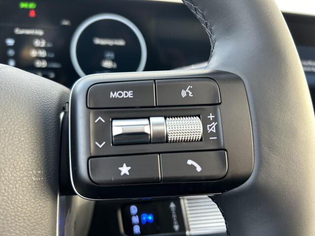 Hyundai SANTA FE 1.6 T-GDI HEV Premium Sky 7p. / ¤3000,- Voordeel / Nieuw uit voorraad leverbaar / Navigatie + Apple Carplay/Android Auto / Lederen Bekleding / Elektrisch Schuif-/Kanteldak / Keyless Entry & Start /